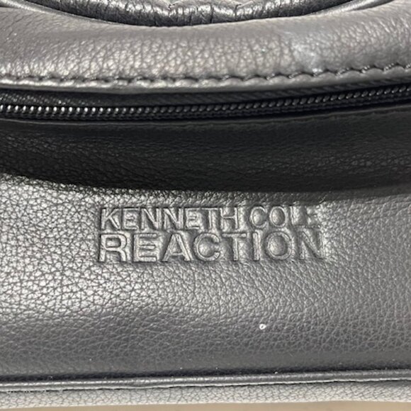 Black Faux Leather Kenneth Cole Reaction Men's Toiletry Zip Bag 9"x4"x4.5" - Picture 4 of 15